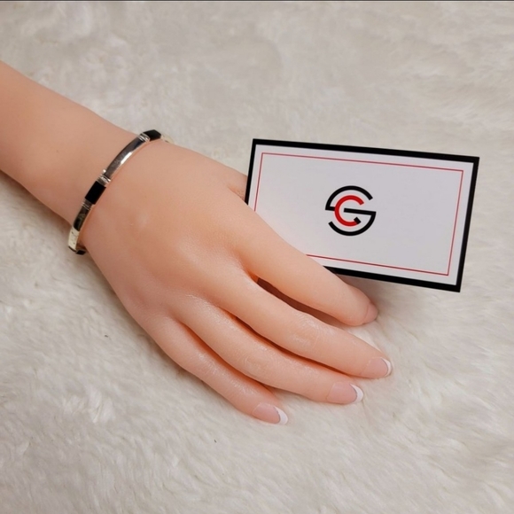 Bracelet with black accent - Picture 7 of 7